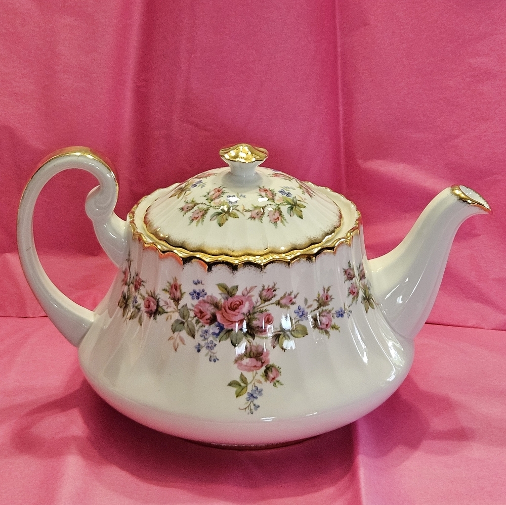 Paragon "Moss Rose" Teapot.